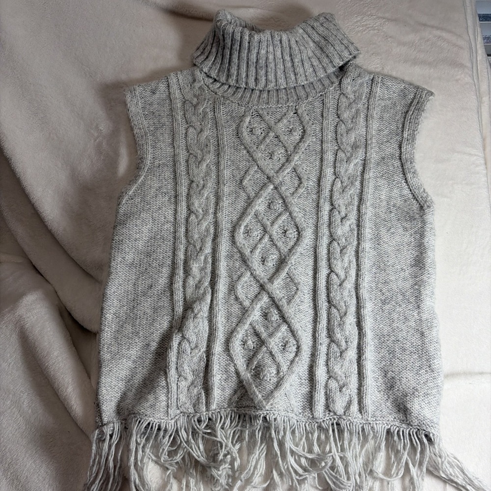 Olivia Sky Women's Gray Sleeveless Cardigan Sweater Vest XL Boho Cottagecore EUC
